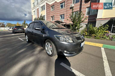 Хэтчбек Toyota Auris 2007 в 