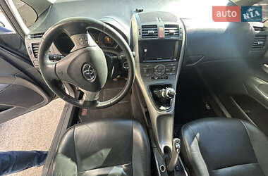 Хэтчбек Toyota Auris 2007 в 