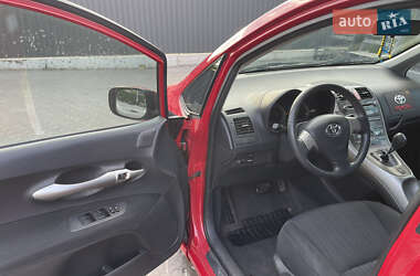 Хетчбек Toyota Auris 2007 в 