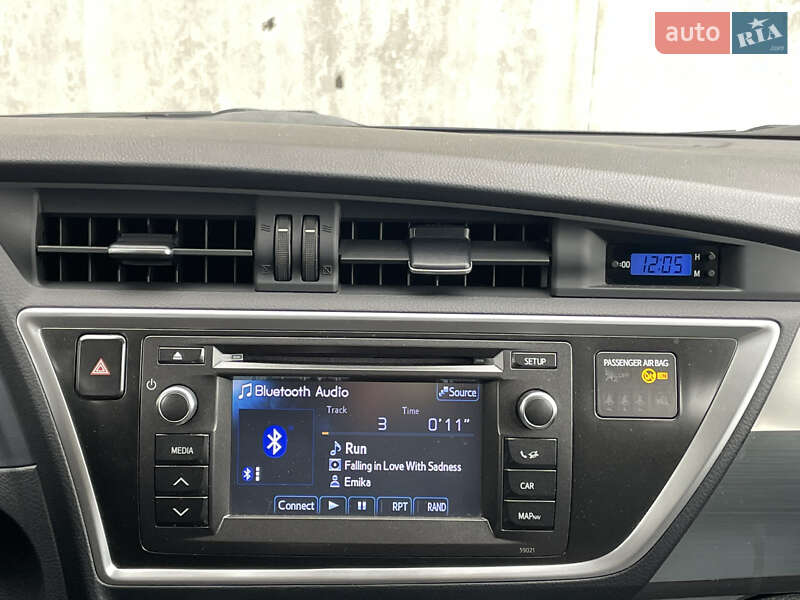 Хэтчбек Toyota Auris 2012 в Киеве
