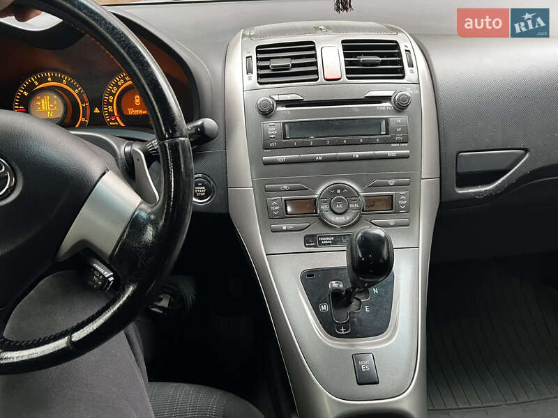 Хэтчбек Toyota Auris 2007 в Кривом Роге
