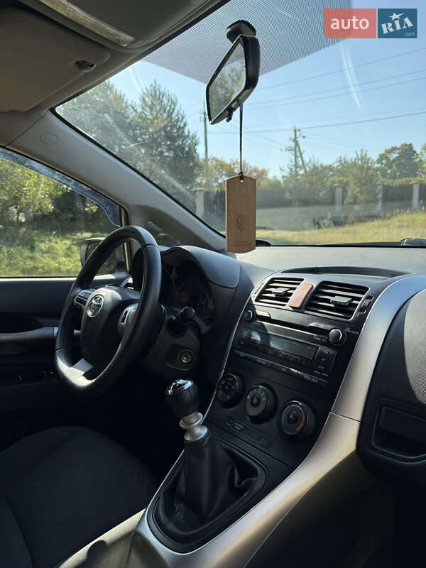 Хэтчбек Toyota Auris 2010 в Ивано-Франково фото 4 Хэтчбек Toyota Auris 2010 в Ивано-Франково