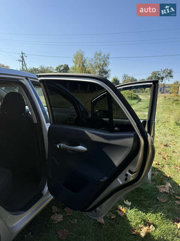 Хэтчбек Toyota Auris 2010 в Ивано-Франково фото 19 Хэтчбек Toyota Auris 2010 в Ивано-Франково