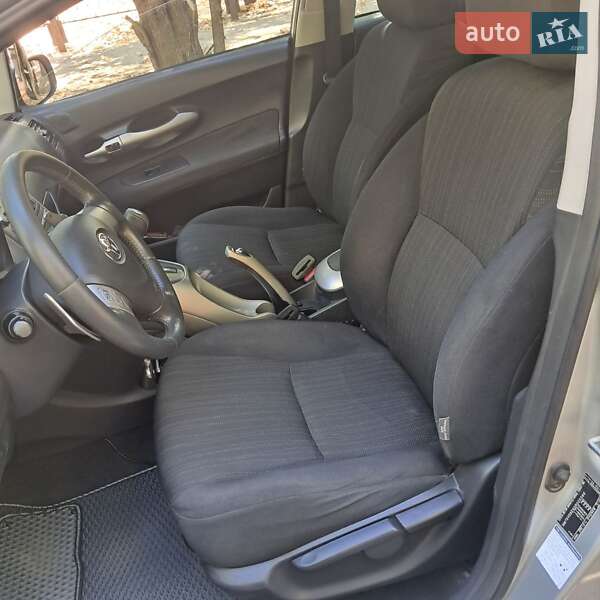 Хэтчбек Toyota Auris 2008 в Никополе фото 12 Хэтчбек Toyota Auris 2008 в Никополе