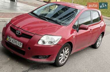 Хэтчбек Toyota Auris 2008 в 