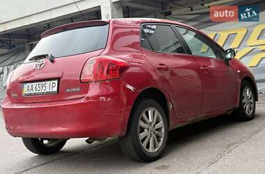 Хэтчбек Toyota Auris 2008 в 