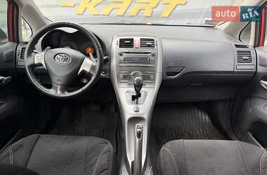 Хэтчбек Toyota Auris 2008 в 