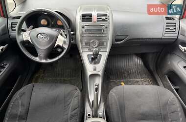 Хэтчбек Toyota Auris 2008 в 