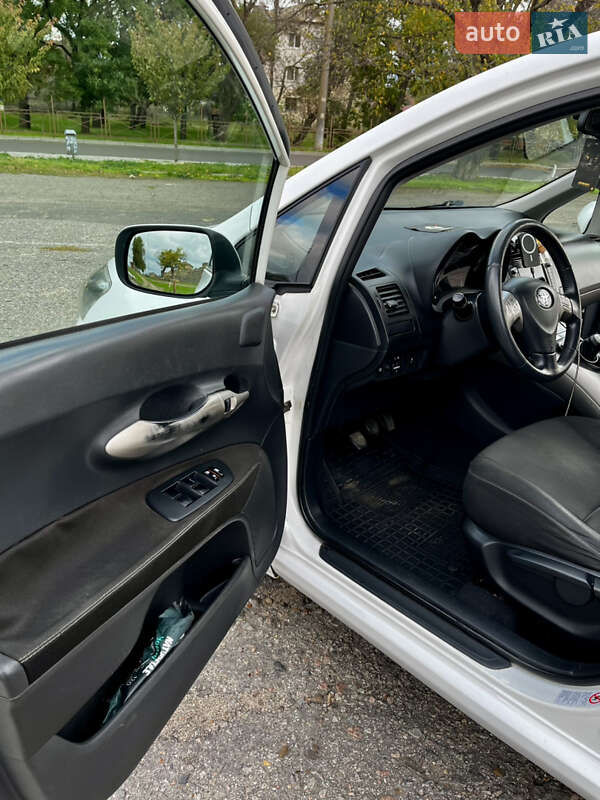 Хэтчбек Toyota Auris 2007 в Белгороде-Днестровском