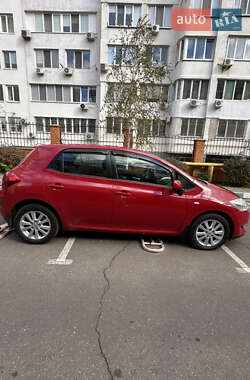 Хэтчбек Toyota Auris 2009 в 