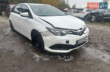 Універсал Toyota Auris 2015 в Києві