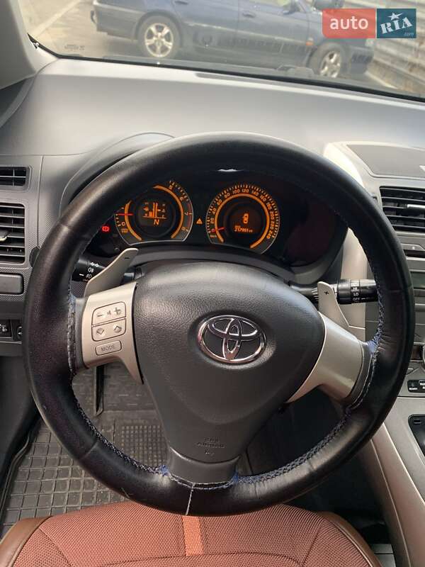 Хэтчбек Toyota Auris 2008 в Одессе