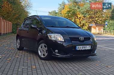 Хэтчбек Toyota Auris 2007 в Красилове Хэтчбек Toyota Auris 2007 в Красилове