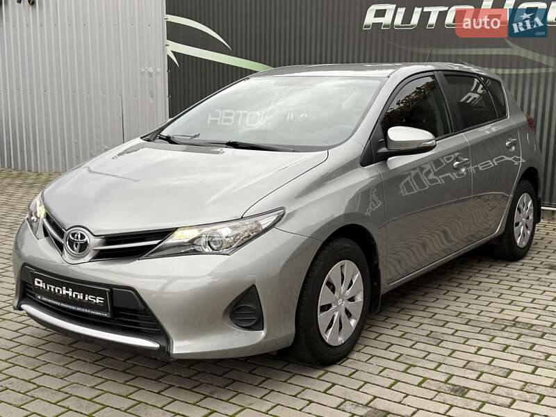 Хэтчбек Toyota Auris 2014 в Виннице