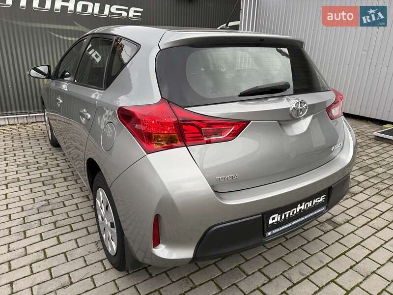 Хэтчбек Toyota Auris 2014 в Виннице