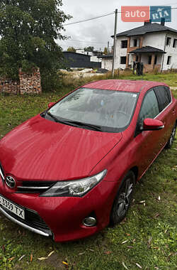 Хэтчбек Toyota Auris 2014 в Львове