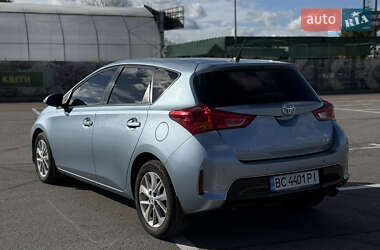 Хэтчбек Toyota Auris 2013 в Львове
