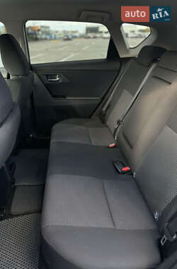 Хэтчбек Toyota Auris 2013 в Львове