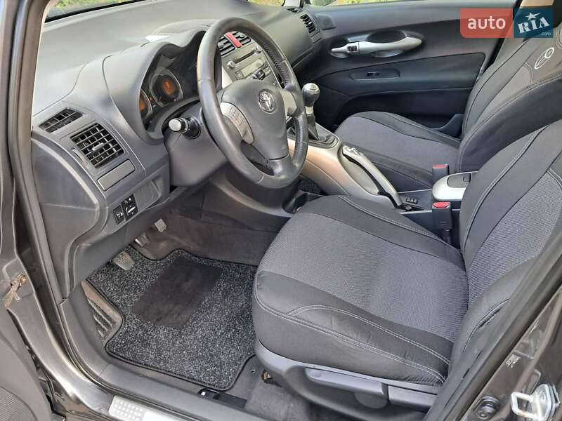 Хэтчбек Toyota Auris 2008 в Чернигове
