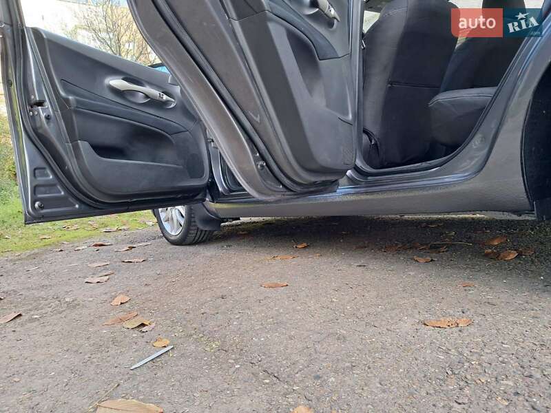 Хэтчбек Toyota Auris 2008 в Чернигове