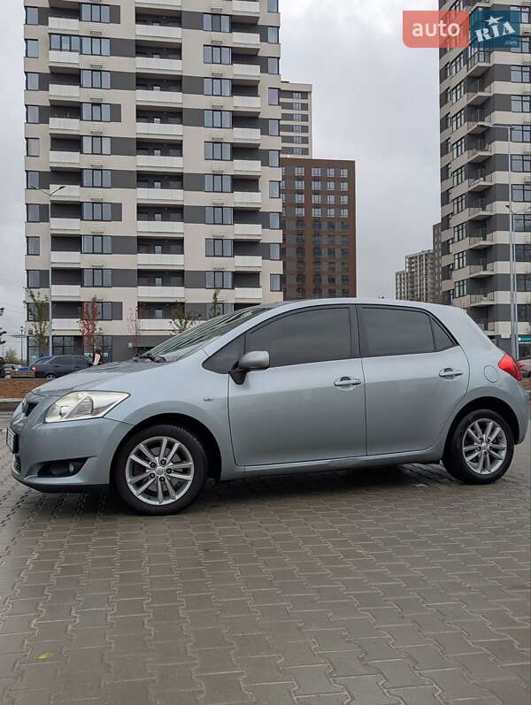 Хэтчбек Toyota Auris 2008 в Киеве