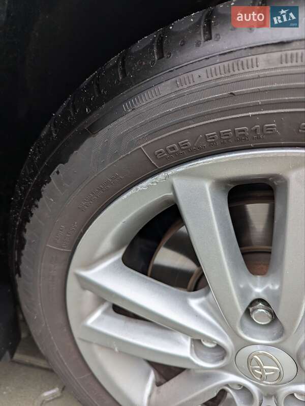 Хэтчбек Toyota Auris 2008 в Киеве