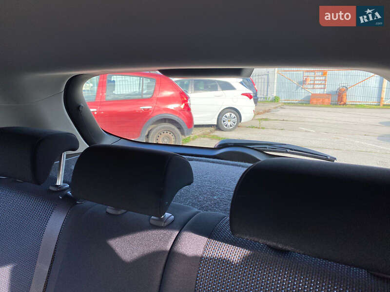 Хэтчбек Toyota Auris 2011 в Ровно фото 44 Хэтчбек Toyota Auris 2011 в Ровно