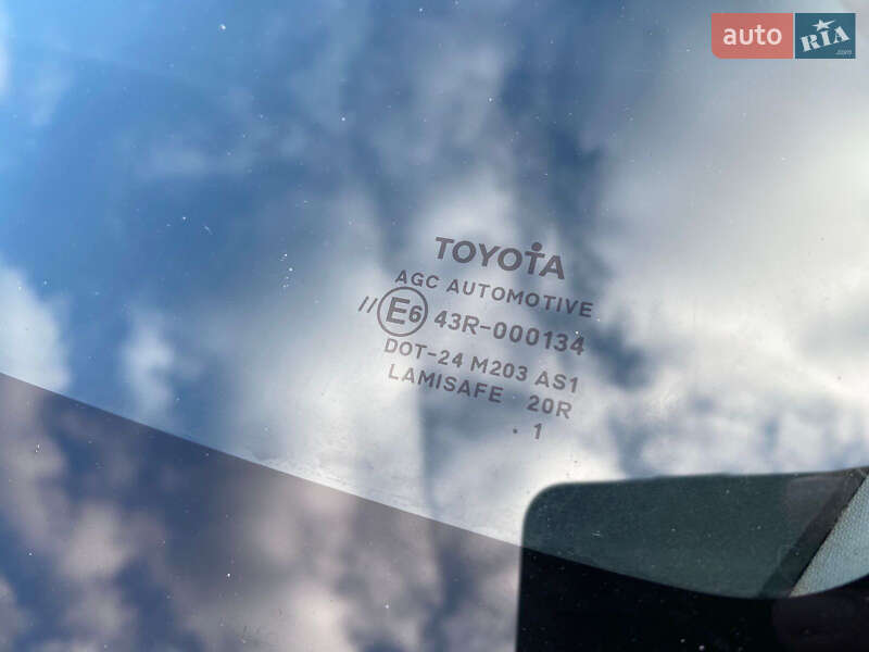 Хэтчбек Toyota Auris 2011 в Ровно фото 100 Хэтчбек Toyota Auris 2011 в Ровно