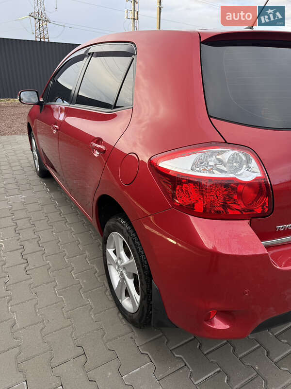 Хэтчбек Toyota Auris 2012 в Киеве