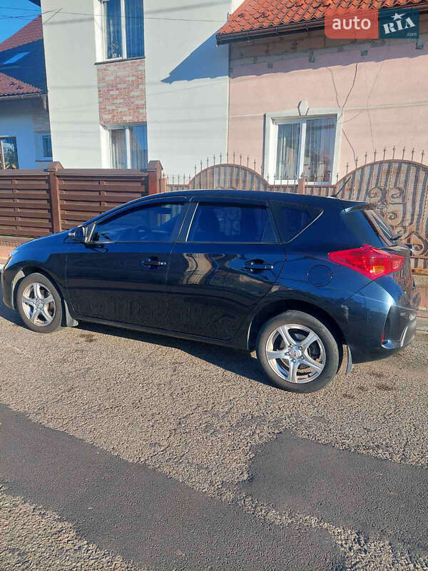 Хетчбек Toyota Auris 2013 в Стрию