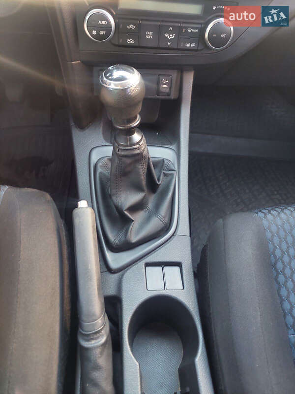 Хетчбек Toyota Auris 2013 в Стрию