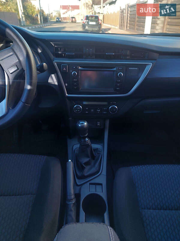 Хетчбек Toyota Auris 2013 в Стрию