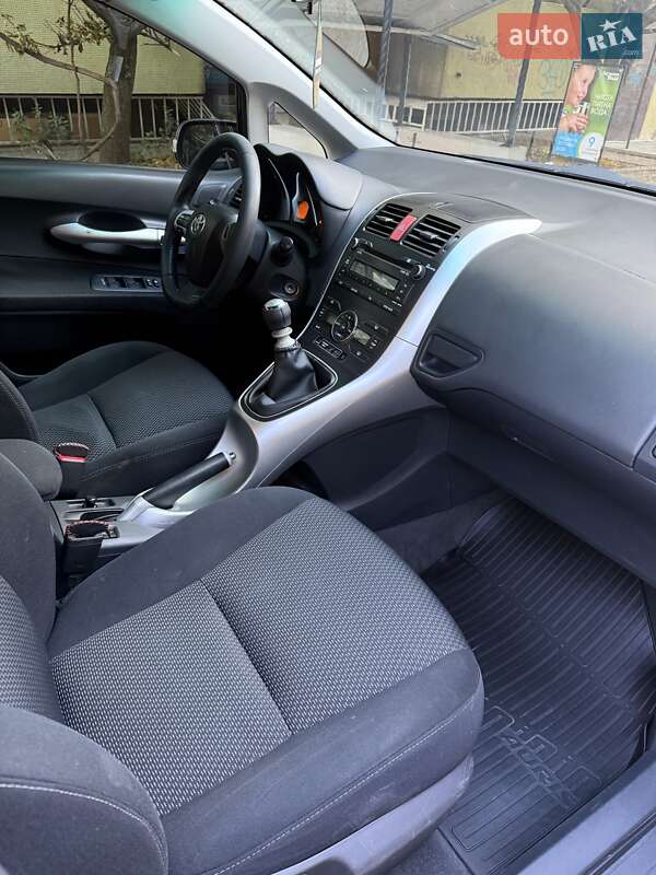 Хэтчбек Toyota Auris 2011 в Одессе