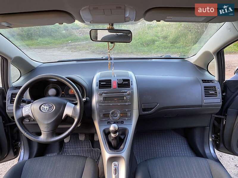 Хэтчбек Toyota Auris 2009 в Стрые