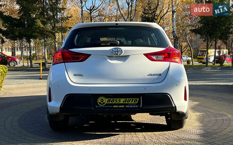 Хэтчбек Toyota Auris 2014 в Львове