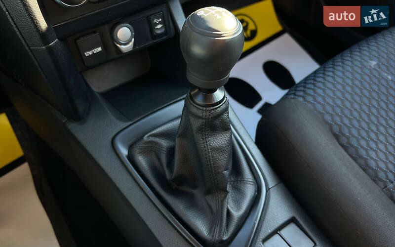 Хэтчбек Toyota Auris 2014 в Львове