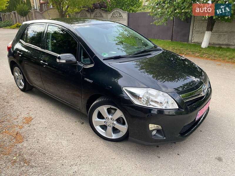 Хэтчбек Toyota Auris 2011 в Ровно