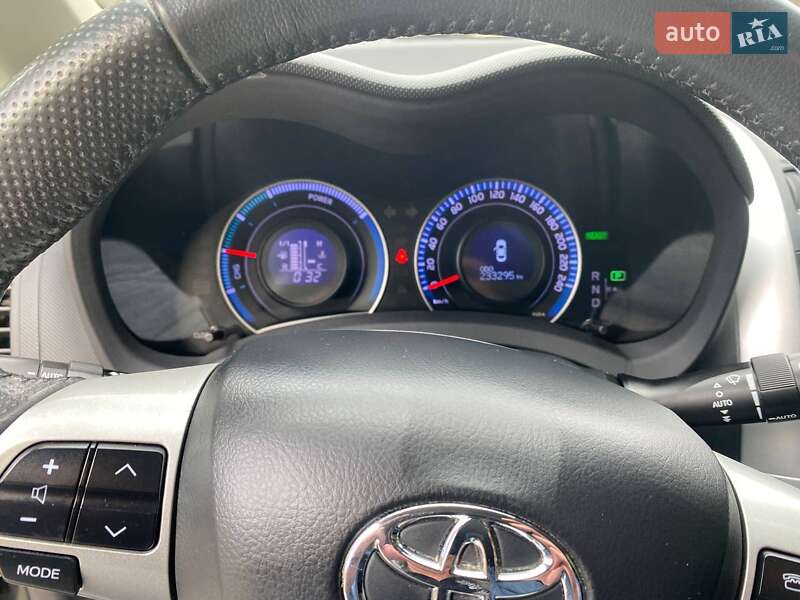 Хэтчбек Toyota Auris 2011 в Ровно