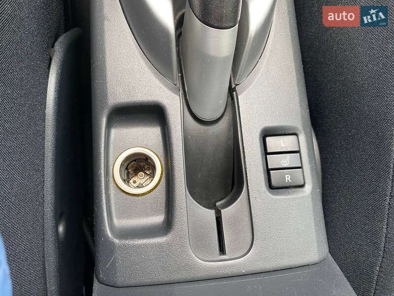 Хэтчбек Toyota Auris 2011 в Ровно