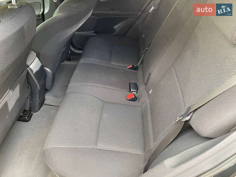 Хэтчбек Toyota Auris 2011 в Ровно