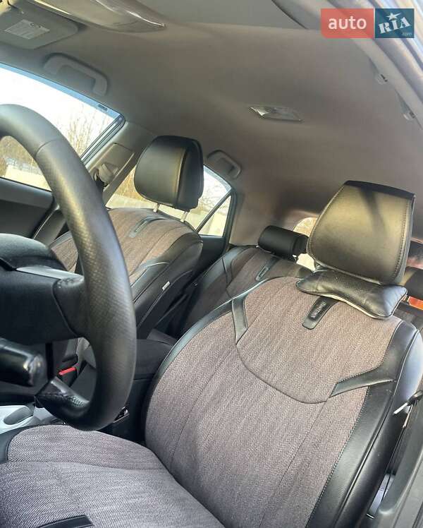 Хэтчбек Toyota Auris 2011 в Хмельницком фото 7 Хэтчбек Toyota Auris 2011 в Хмельницком