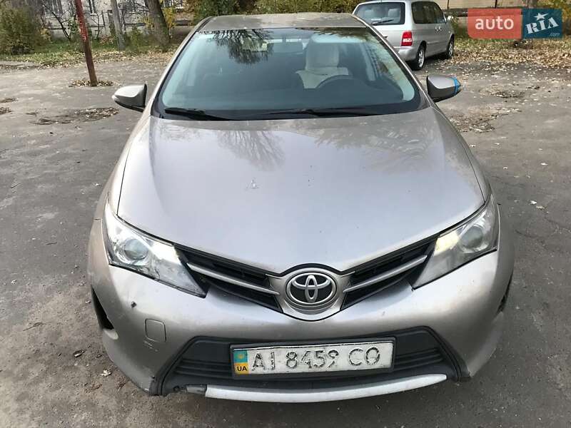 Хэтчбек Toyota Auris 2014 в Киеве фото 4 Хэтчбек Toyota Auris 2014 в Киеве