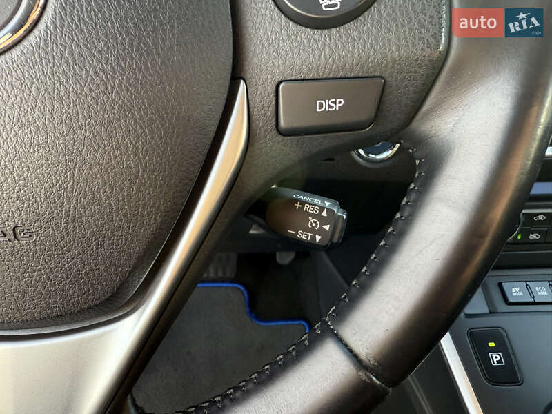 Хэтчбек Toyota Auris 2014 в Луцке