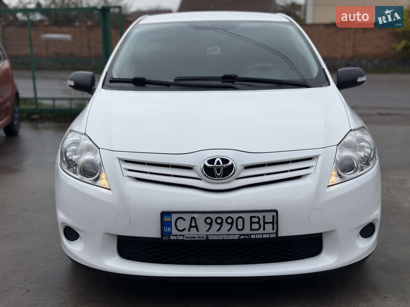 Хэтчбек Toyota Auris 2011 в Бердичеве