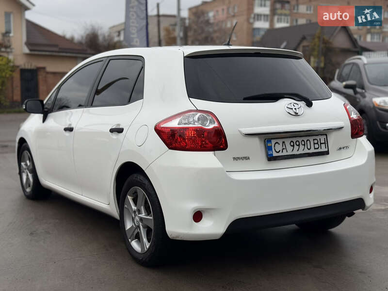 Хэтчбек Toyota Auris 2011 в Бердичеве