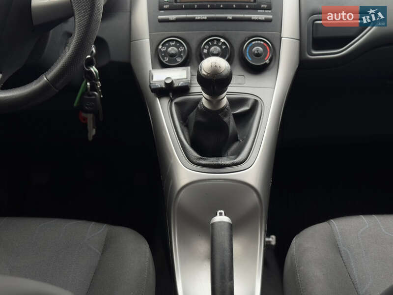 Хэтчбек Toyota Auris 2011 в Бердичеве