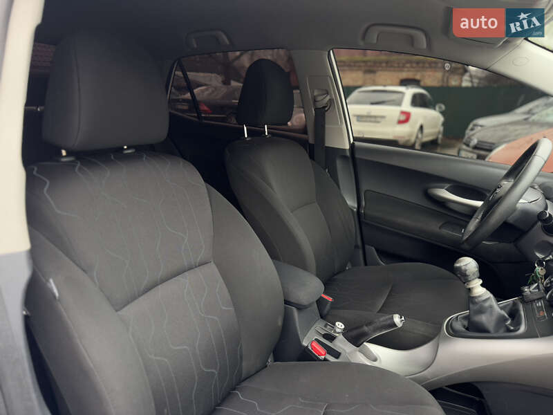 Хэтчбек Toyota Auris 2011 в Бердичеве