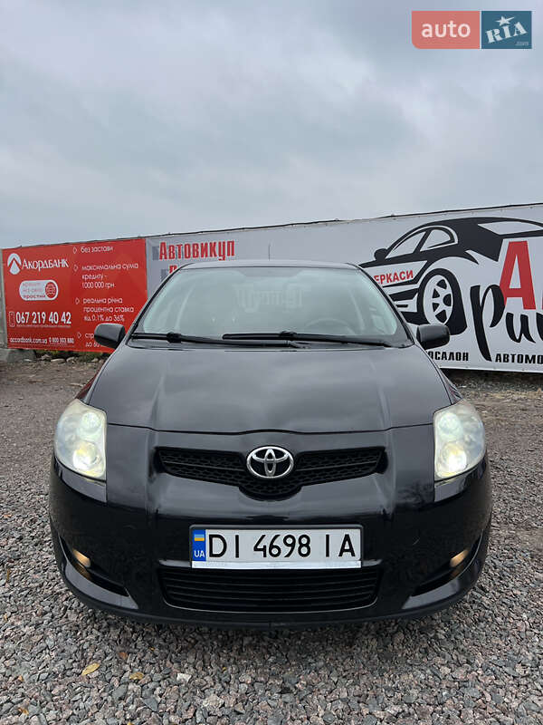 Хэтчбек Toyota Auris 2008 в Черкассах