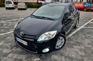 Хэтчбек Toyota Auris 2011 в Виннице