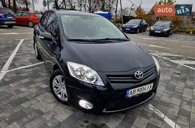 Хэтчбек Toyota Auris 2011 в Виннице